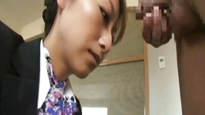 Prietena superbă brunetă călărește greu acasă