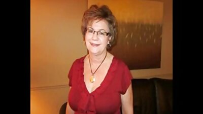 Adolescent obraznic se luptă cu un big negru