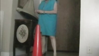 Iubita roșcată fierbinte este futută tare în bucătărie