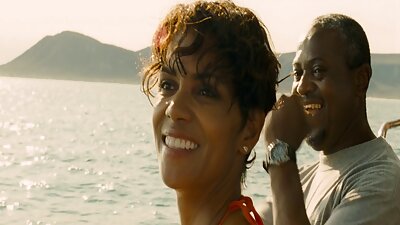 Adolescent surprins a primit penis în fundul strâns