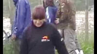 Două milf curvă ia virginitate la un băiat adolescent