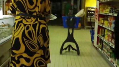 Tight Wet Pussy satisface durerea în Guys Balls