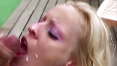 Milf șocată și-a prins iubitul fiicelor masturându-se