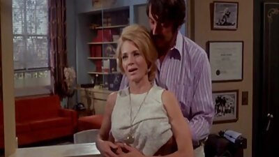 O școlară perversă își distruge fundul